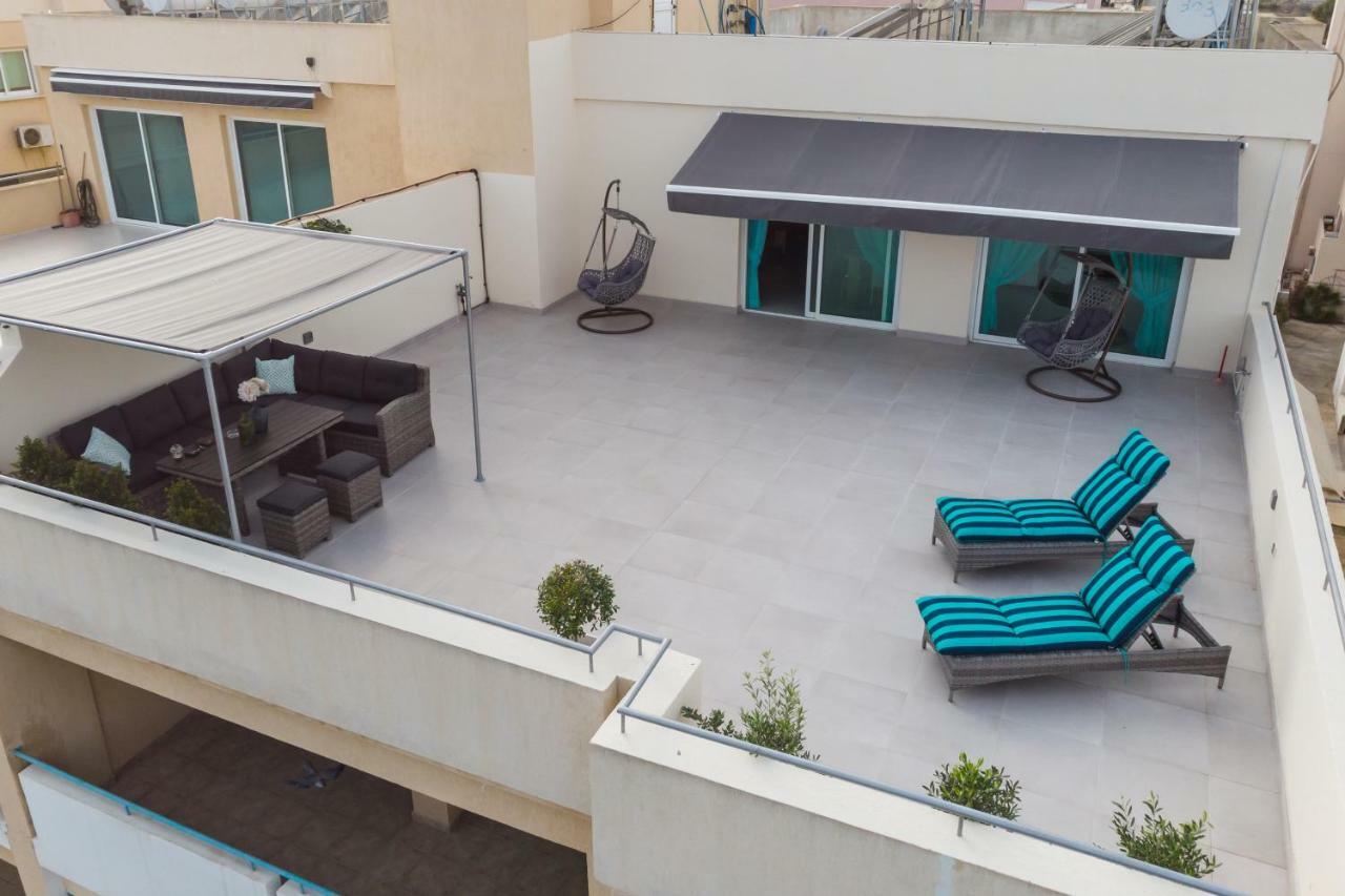 The Coral Penthouse Daire Larnaca Dış mekan fotoğraf